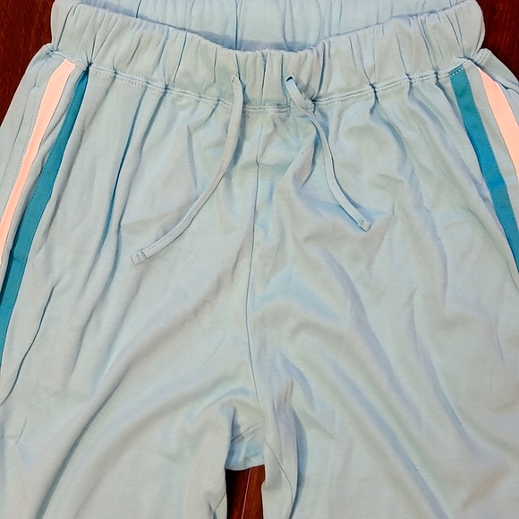 NWOT-Woman Within- Women's Capris- (Medium) - Picture 2 of 4